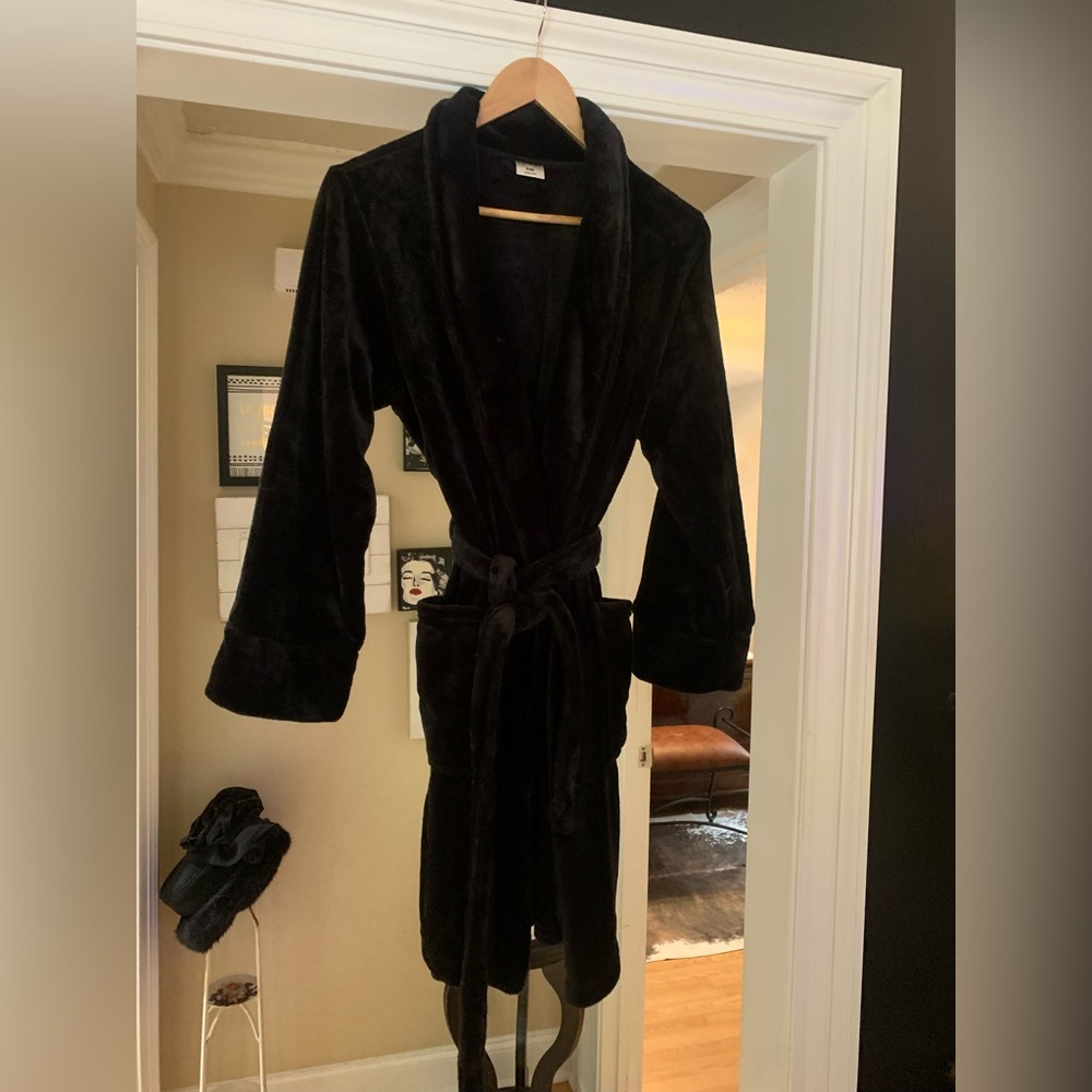 BLACK PLUSH SOMA SUPER SOfT ROBE S/M
